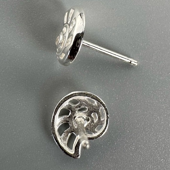 Sterling Silver CZ Sea Shell Earring - Picture 7 of 12